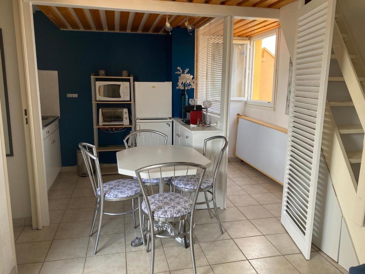 אגדה Joli Appartement Mezzanine Avec Parking La Roquille מראה חיצוני תמונה